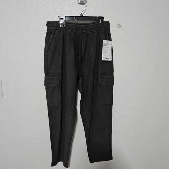 NWT Athleta Farralon  cargo crop size 6 - Picture 1 of 13